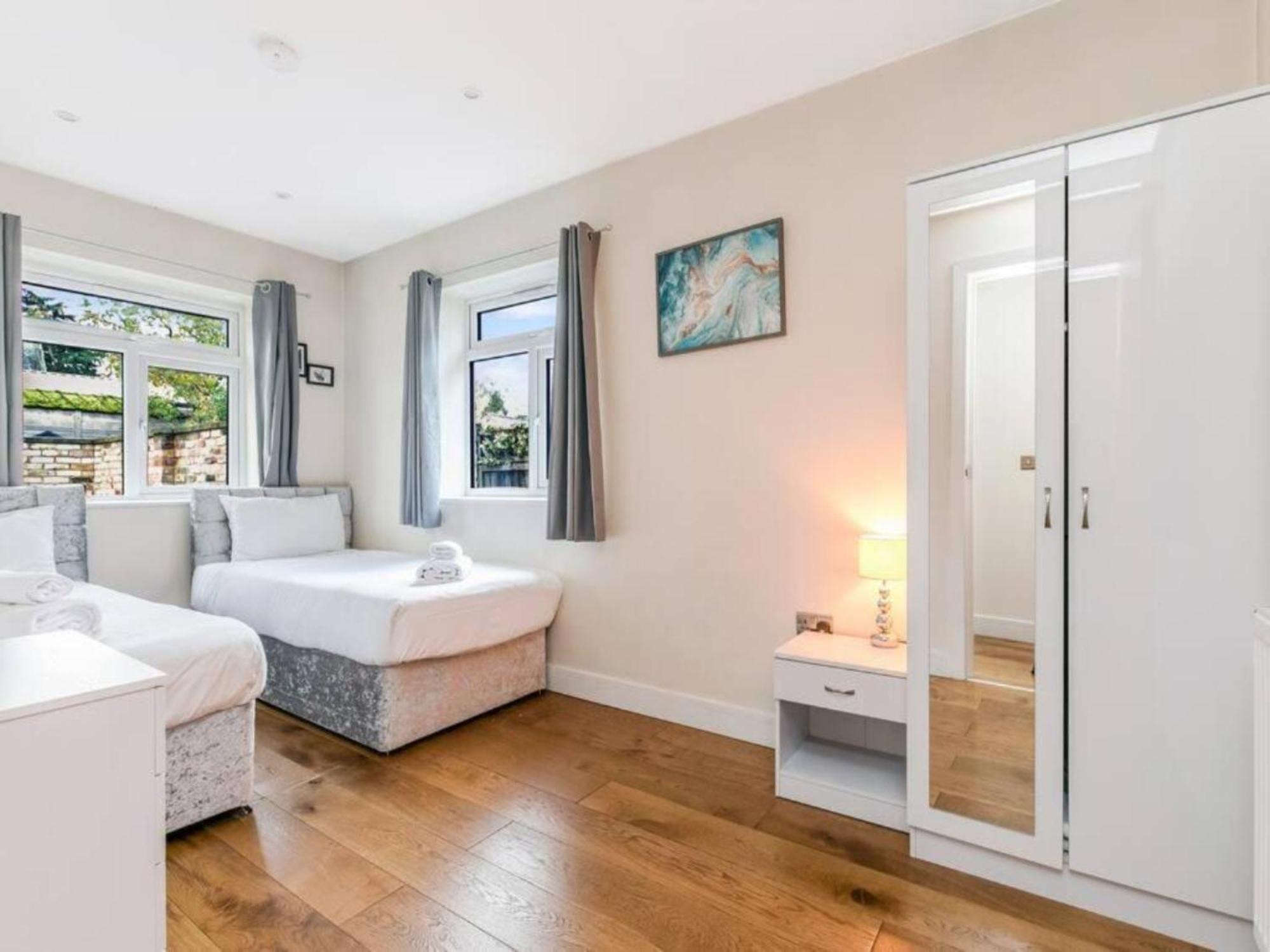 Pass The Keys Ealing Queen Of The Suburbs 2Bd Apartment London Luaran gambar