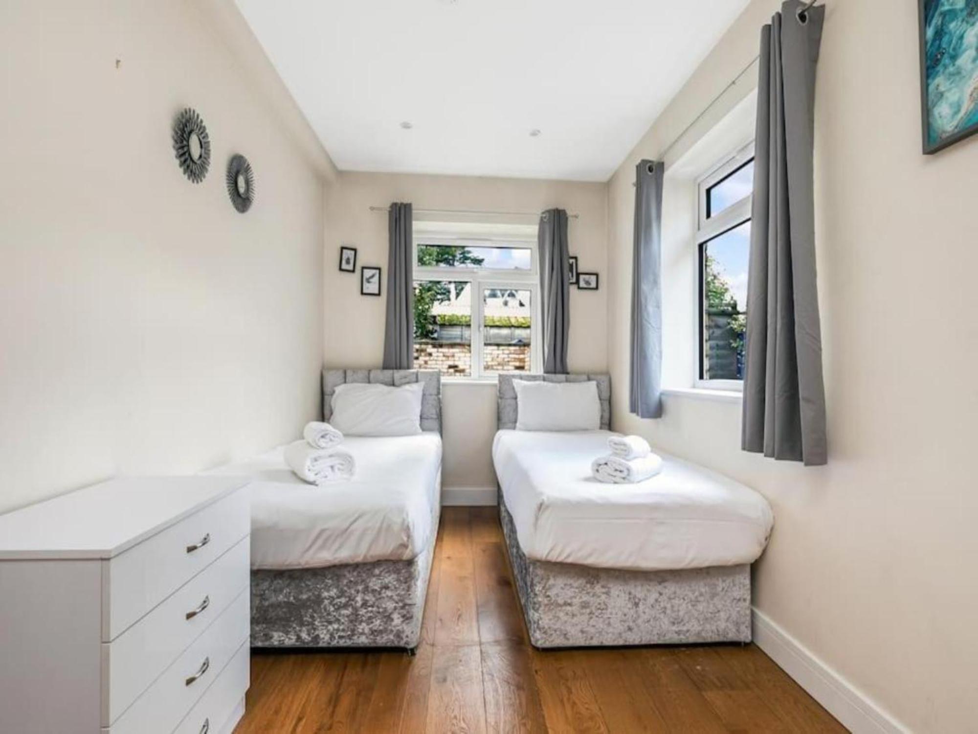Pass The Keys Ealing Queen Of The Suburbs 2Bd Apartment London Luaran gambar